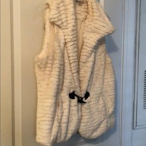 Cream Faux fur Vest with pockets
